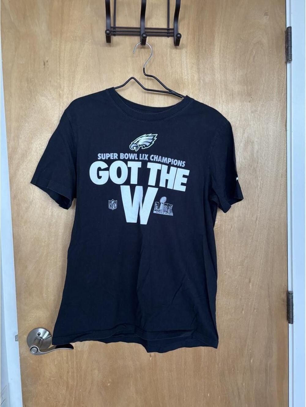 Nike Philadelphia Eagles Super Bowl LIX Champions Graphic Tee – Medium